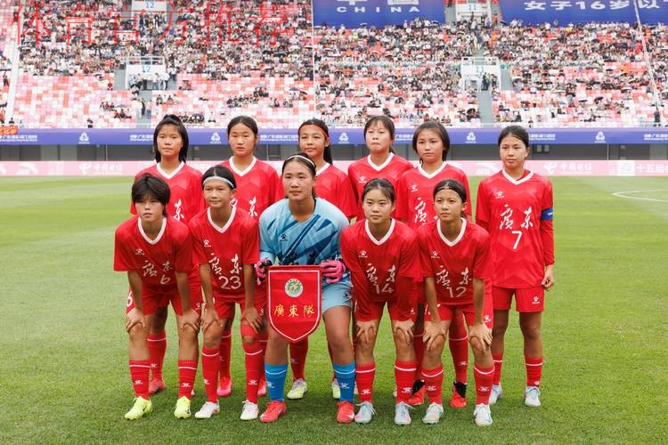 探访U16女足国少驻地 温馨中彰显爱国气息 探访U16女足国少驻地 温馨中彰显爱国气息